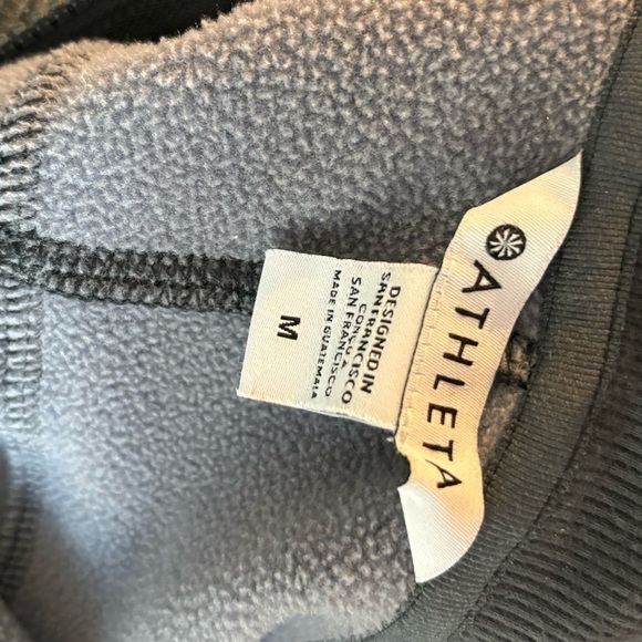 Athleta Altitude 1/2 zip sweatshirt. Gray. Women’s Medium - Picture 13 of 15
